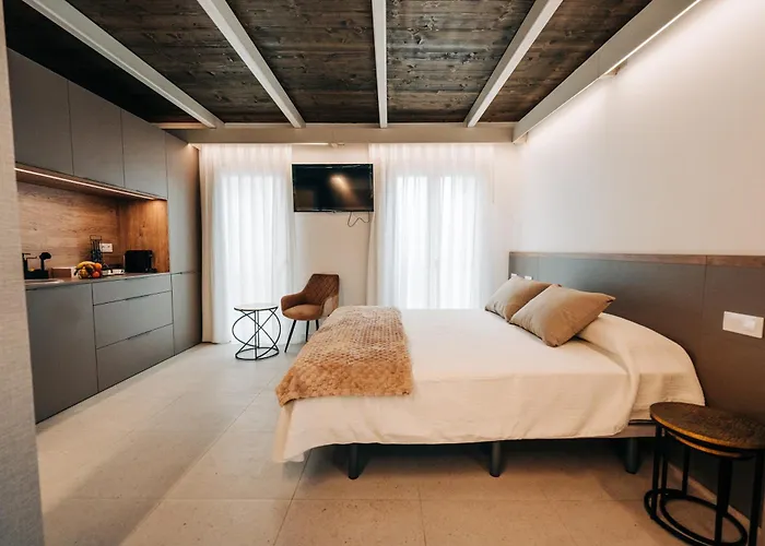 Casa Pelegrí Apart-hotel